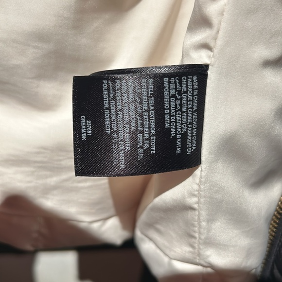 Gorgeous coat; puff jacket so rich in cream black and gold - Picture 4 of 4